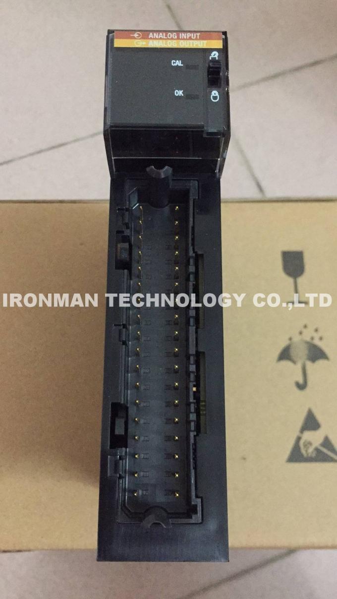 1756-IF4FXOF2F Allen Bradley PLC Analog I/O Module Ser A F/W REV 1.4
